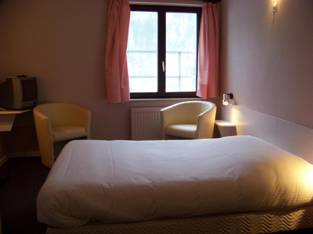 Auberge Le Vieux Moulin Буйон Стая снимка