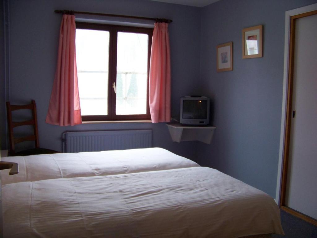 Auberge Le Vieux Moulin Буйон Стая снимка